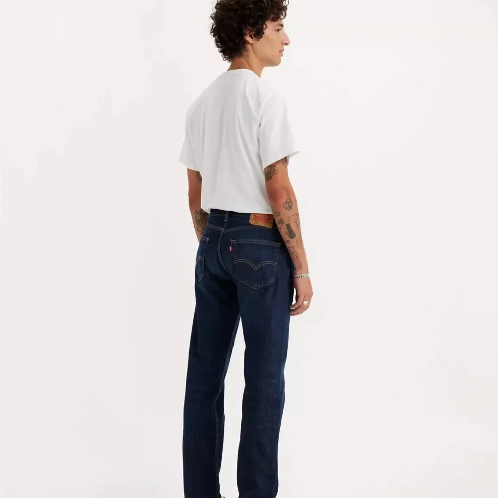 Levi’s men’s 36/30   505 denim‎ jeans dark wash with front zip straight leg